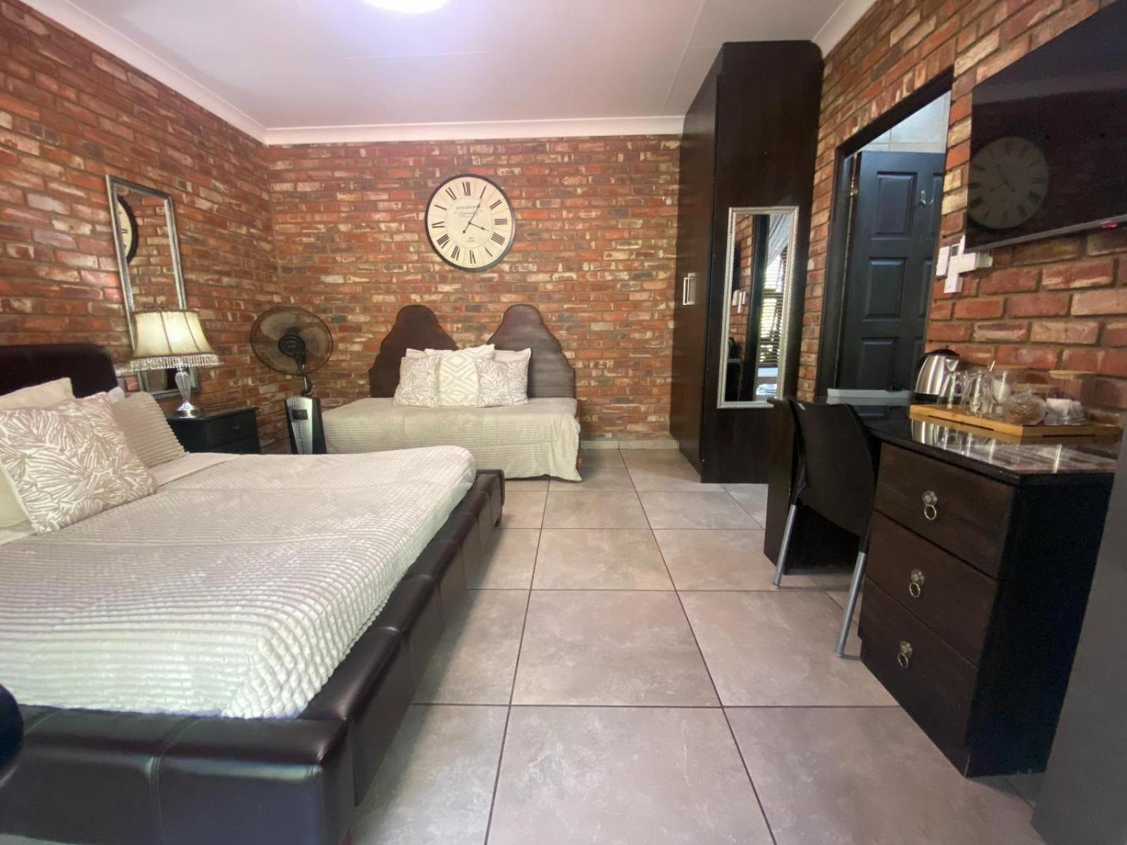 Aloe Guesthouse Klerksdorp Værelse billede